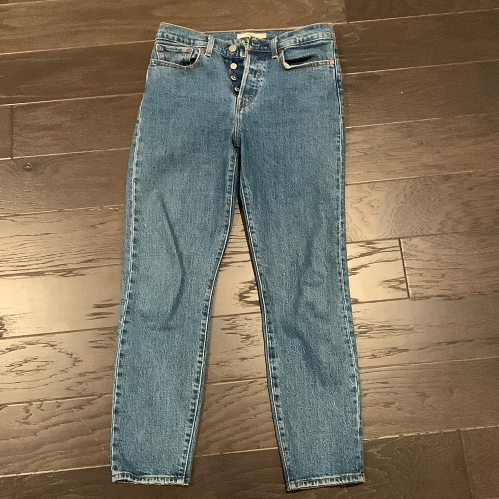 Levi’s Medium Wash Wedgie Jeans